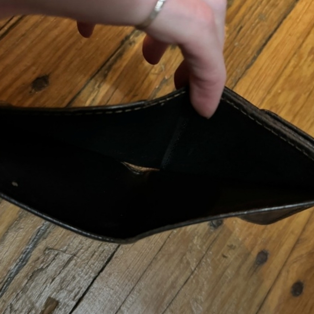 Louis Vuitton Two Folded Wallet made from Utah leather. - Picture 4 of 6